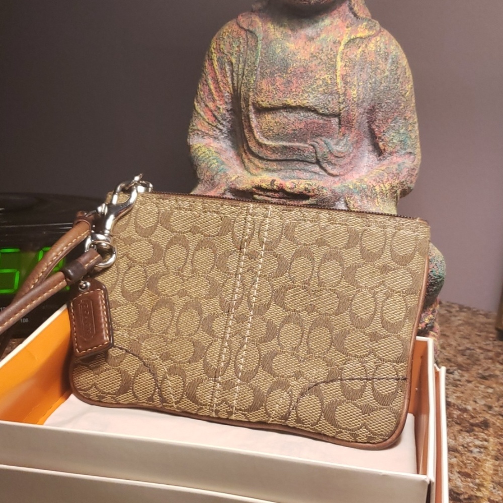 Wristlet